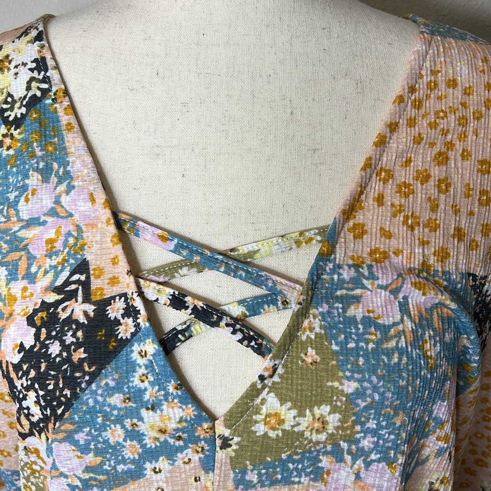Daytrip Multicolor Patchwork Blouse - Picture 15 of 15